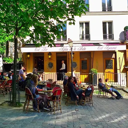 Abbesses Montmartre Apartment-3